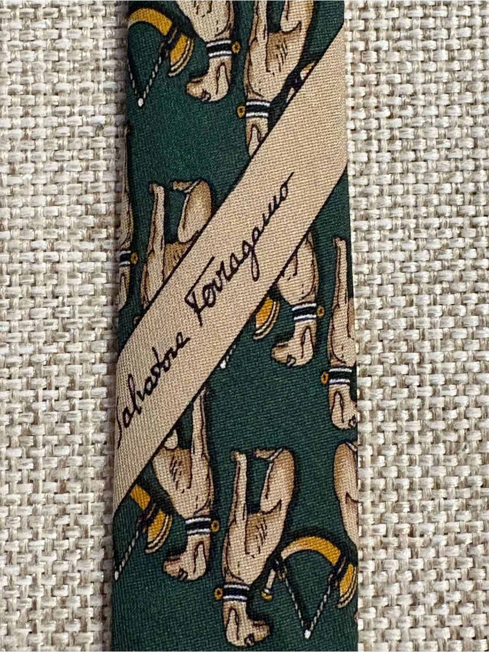 Salvatore Ferragamo Silk Tie Hunting Dogs Horn Green Made Italy